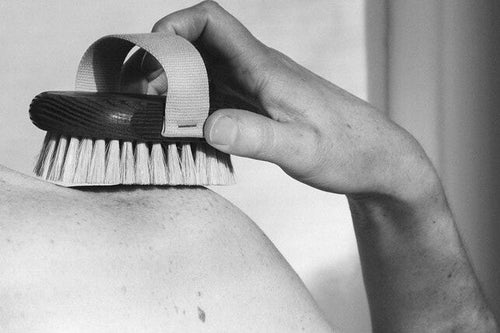 5 GESTES QUI MARCHENT (VRAIMENT) POUR DRAINER ET ALLÉGER LA SILHOUETTE