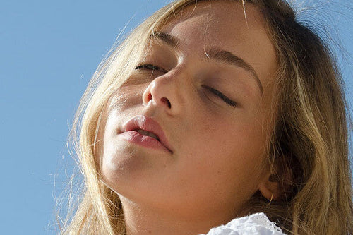 COMMENT PRÉPARER SA PEAU AU SOLEIL ?
