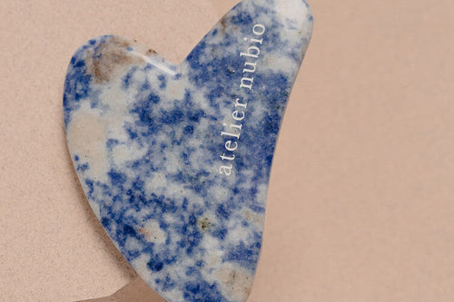 COMMENT UTILISER UN GUA SHA - LA TECHNIQUE EN VIDÉO